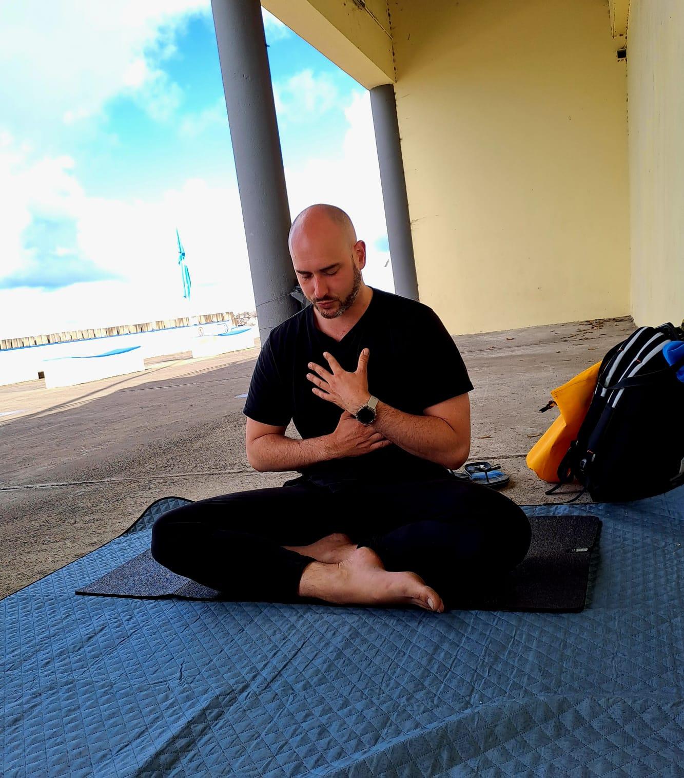 Freedivers training breath-hold in the pool with Pranapnea